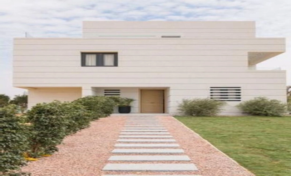 Club Side 133m & 137m Al Burouj